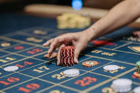 Result announcement and card reveal on indoslot888